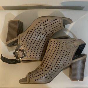 Open toe wedge heel
